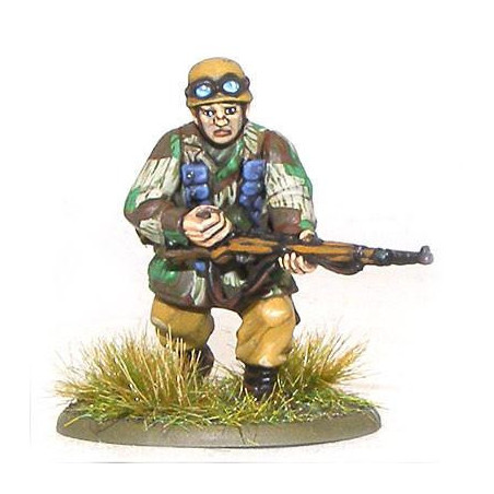Bolt Action Fallschirmjager (plastic box)