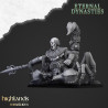 Higlands Miniature-Eternal Dynasties-Prêtre éternel à pieds   