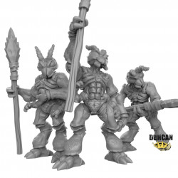 Duncan Shadow - Thri-Kreen with spears  